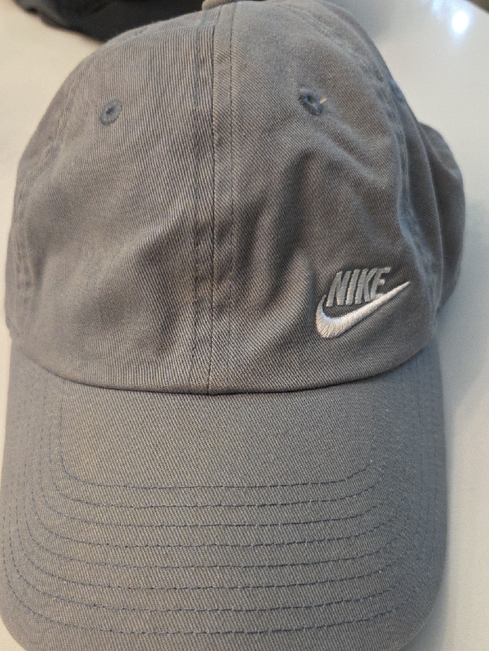 Nike Light Gray Logo Baseball Cap